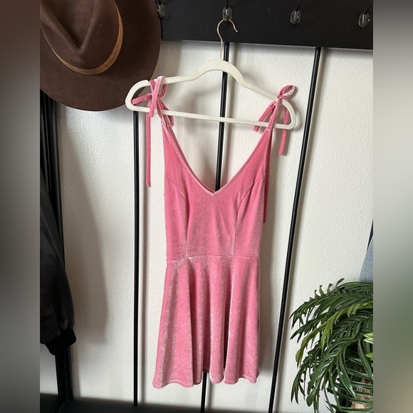 & Other Stories Dresses & Skirts - & Other Stories pink velvet holiday bow skater mini dress fit flare party